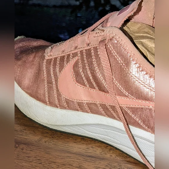 Women's Pink silk Nike Size 8 - Picture 4 of 9